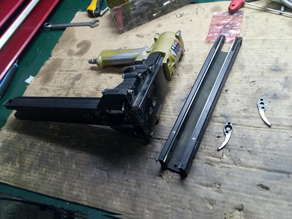 氣動封箱機(jī)