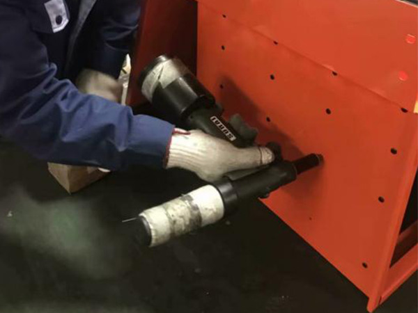 冠能石油機(jī)械采購速耐生產(chǎn)裝備氣動鉚螺母槍