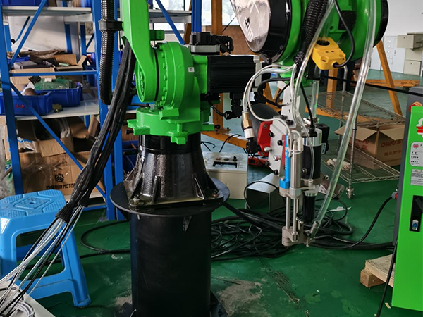 自動(dòng)鉚釘槍